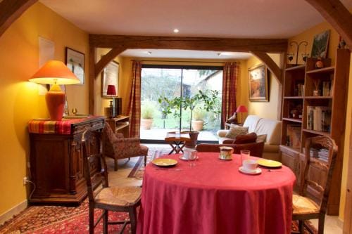 Au Fond du Jardin Maison d'hotes Hotel in Normandy