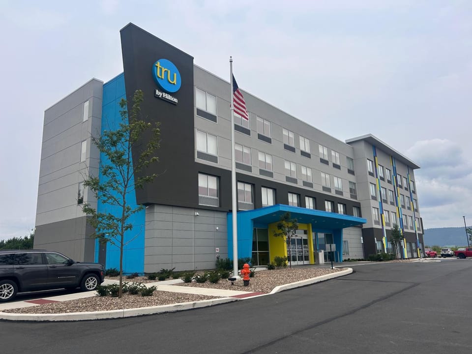 Tru by Hilton Bellefonte Hotel in Pennsylvania