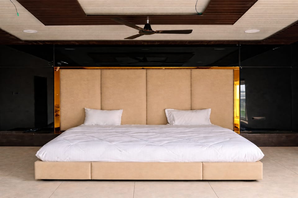The Golden Wings Hotel Hotel in India