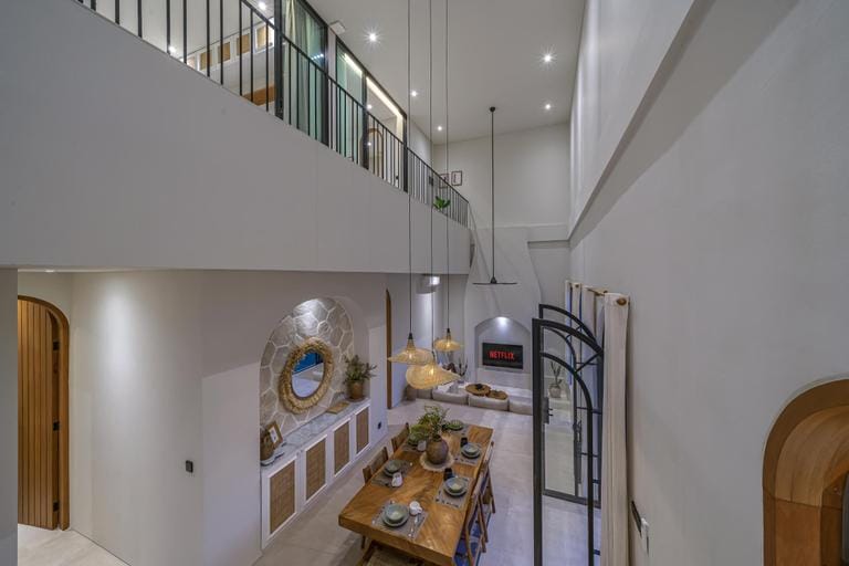 Casa 24AB : 4BR Boho Chic Escape - 5 Mins to Pererenan Beach! Resort in North Kuta