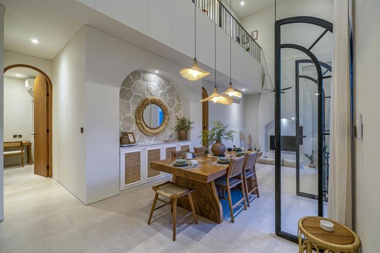 Casa 24AB : 4BR Boho Chic Escape - 5 Mins to Pererenan Beach! Resort in North Kuta