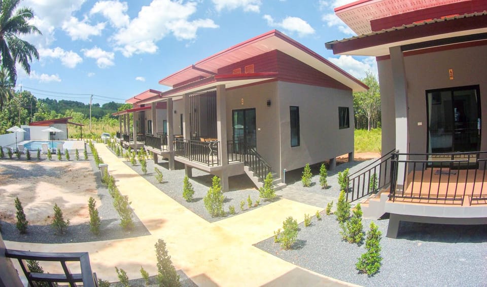PS Lanta Resort Hotel in Sala Dan