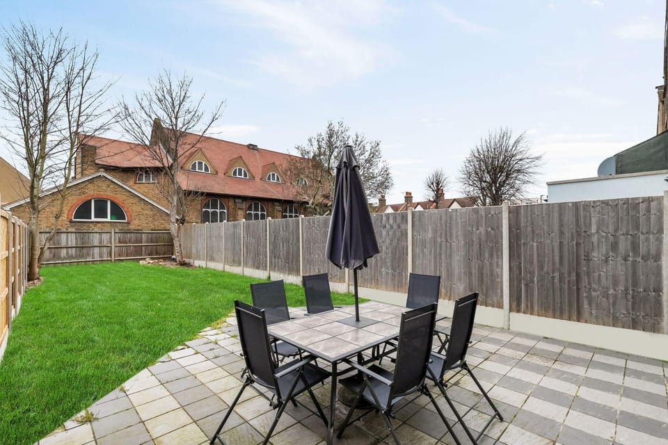 St Marks Modern Apartments Hotel in Enfield