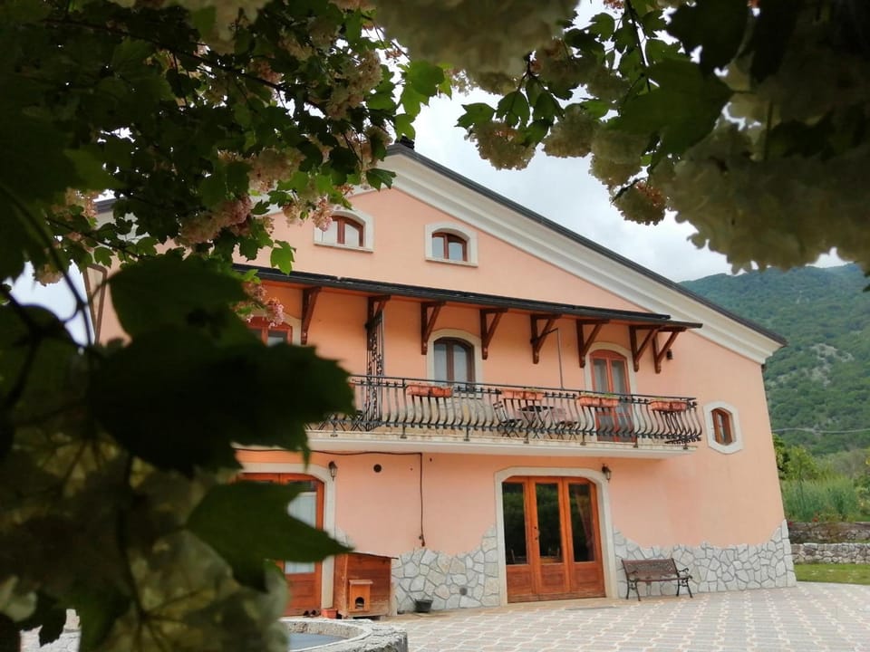 Da Nonna Li Rooms and Breakfast Hotel in Villetta Barrea