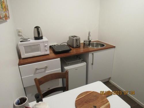 Castor Bay Homestay Hotel in Auckland