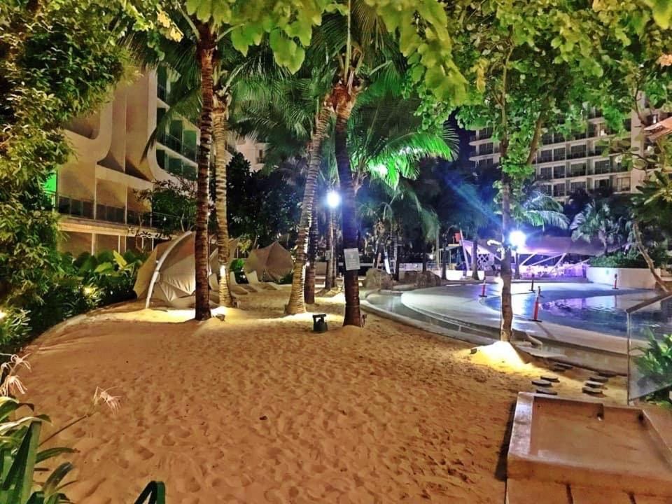 AZURE C4 BEACHPOOL balcony wifi MULTIPLE UNITS Apartment hotel in Paranaque