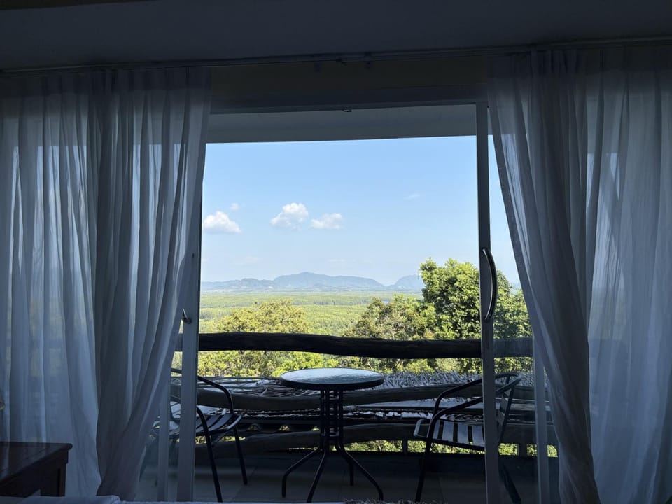 BaanPhutawanLanta Hotel in Sala Dan