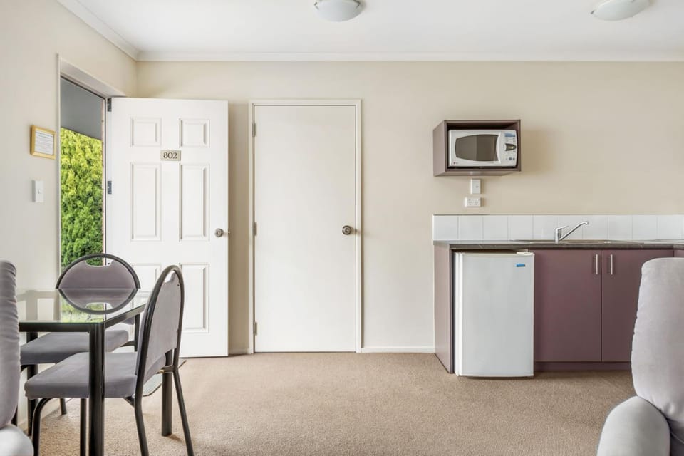 BK's Chardonnay Motor Lodge Motel in Wellington Region