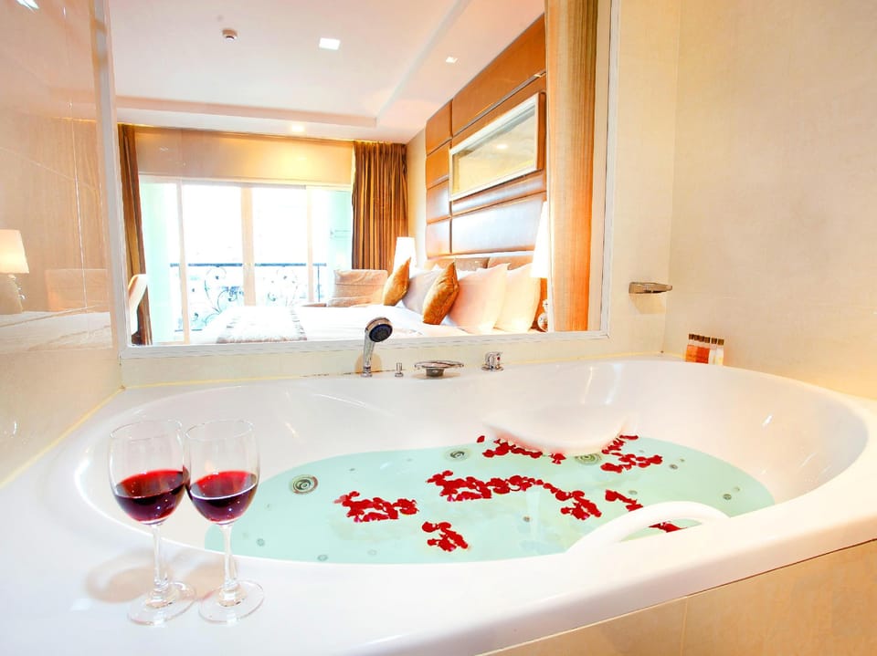Bathtub
