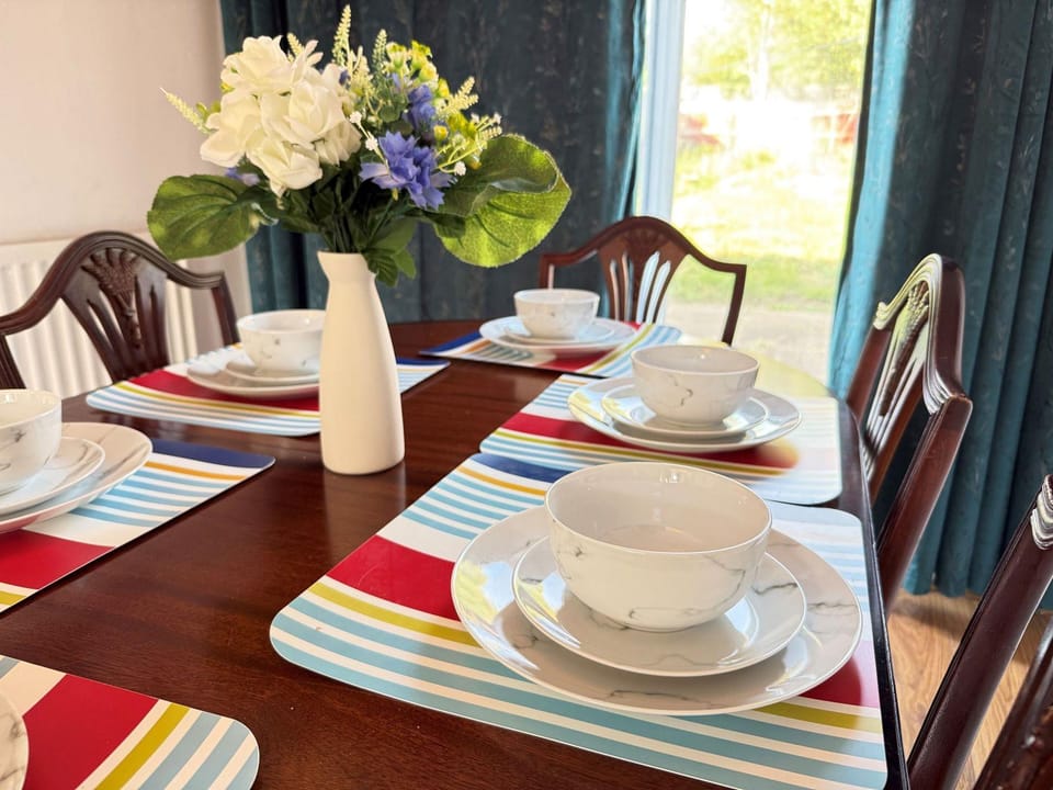 3 Bedroom House Near Arena Hotel in Coventry