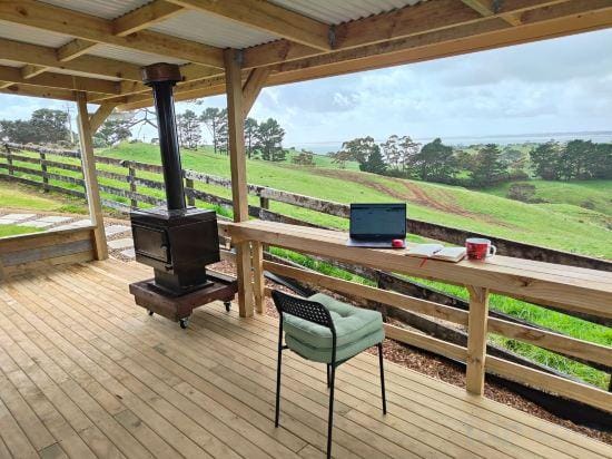 Couple Retreat with Sky Tower Views—Apartment 4 Hotel in Auckland Region