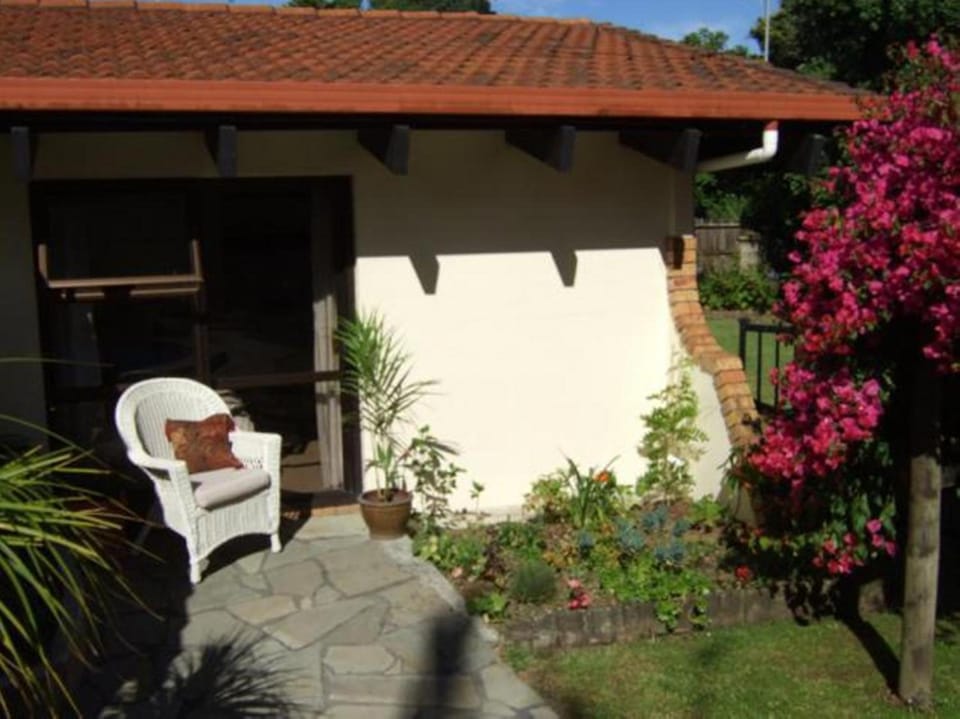 Waters Edge B&B Hotel in Northland