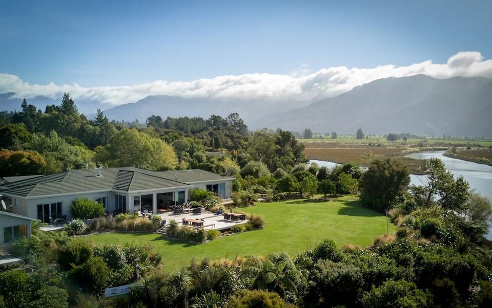 Zatori Lodge in Tasman District, Tasman, New Zealand