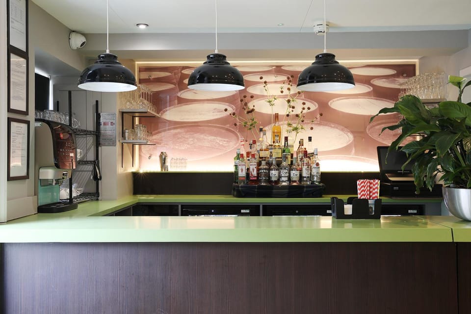 Bar/lounge