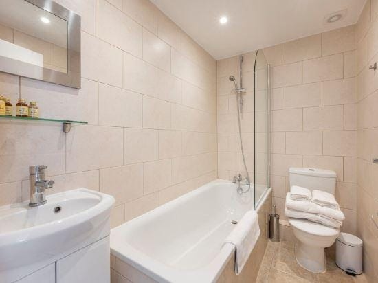 Dionysus' Den - Fitzrovia - by Frankie Says Hotel in London Borough of Islington