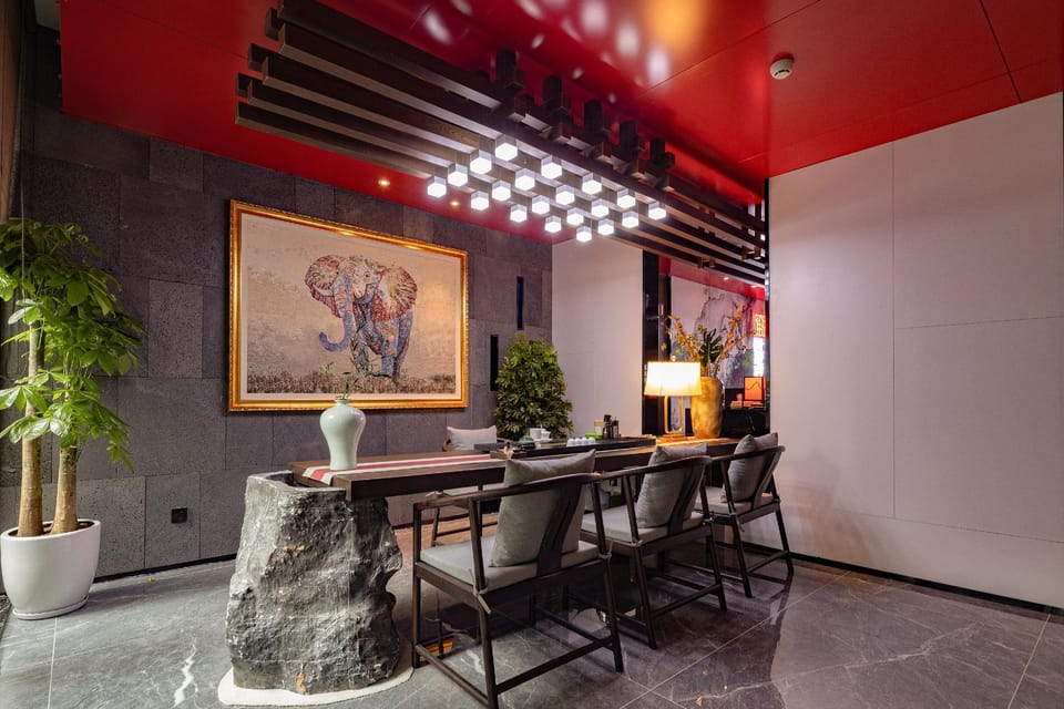 Qianna Hotel (Xi'an Bell Tower Huimin Street Metro Station) Hotel in Xian