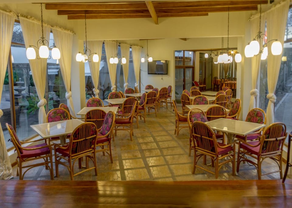 Hosteria Suiza Inn in Ica