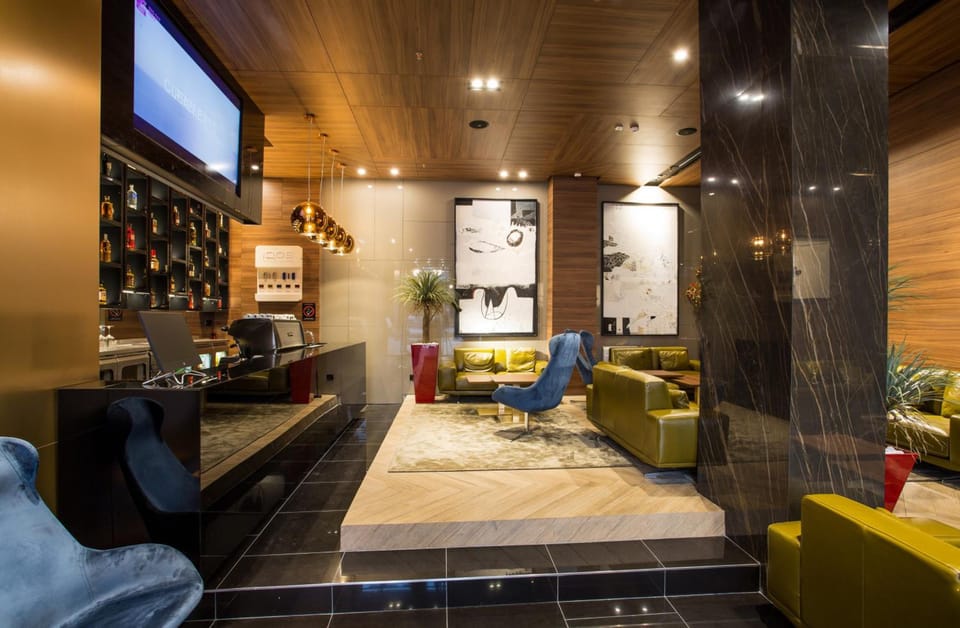 Bar/lounge