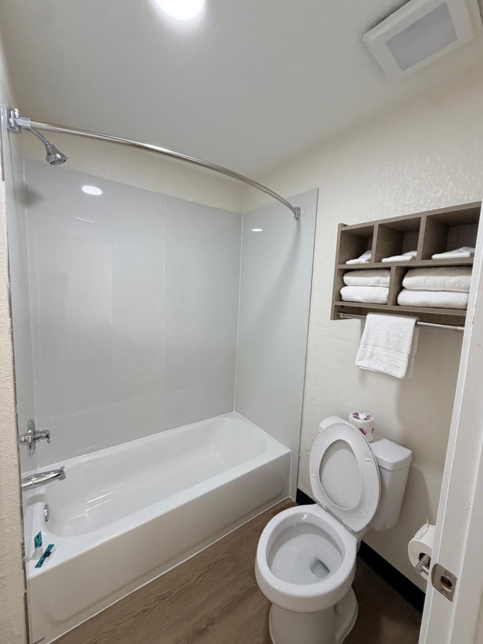 Spring Place Inn & Suites Hotel in Tennessee