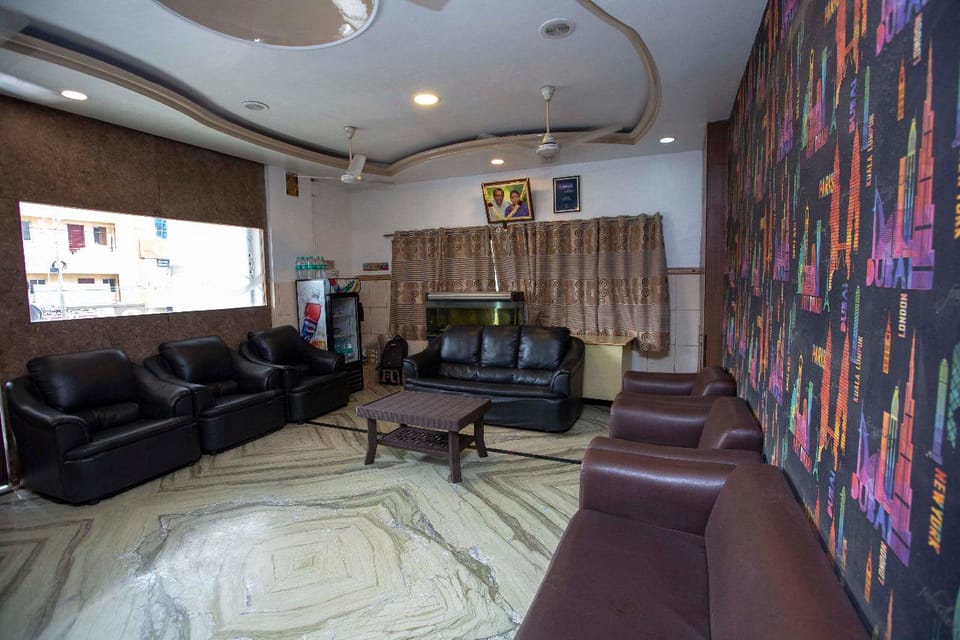 Hotel Saravanaa Lodge in Chennai