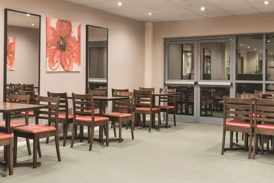 Days Inn by Wyndham Donington A50 Hotel in South Derbyshire District