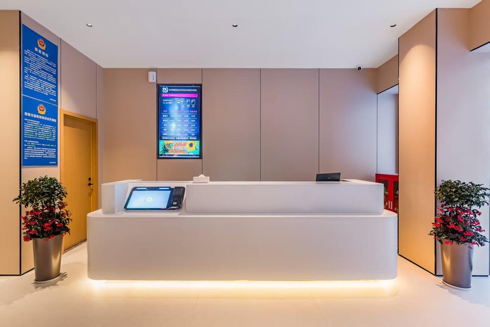 Hemu Light Luxury Hotel - Beijing Happy Valley Hotel in Beijing