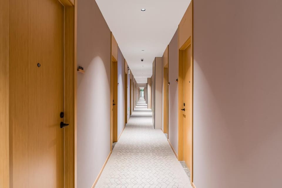 Hemu Light Luxury Hotel - Beijing Happy Valley Hotel in Beijing
