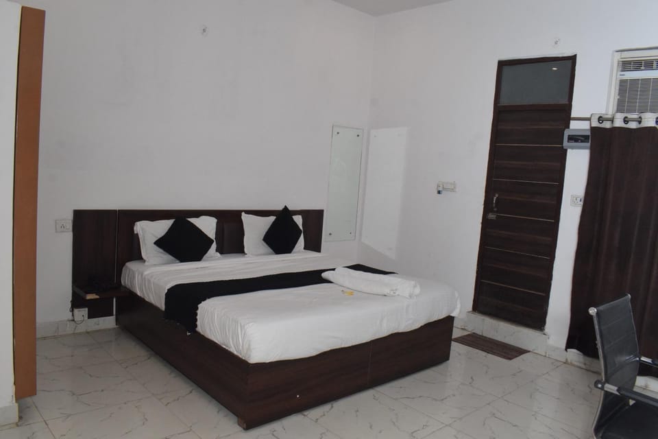 Hotel Om Pushp Residency  Hotel in Uttar Pradesh