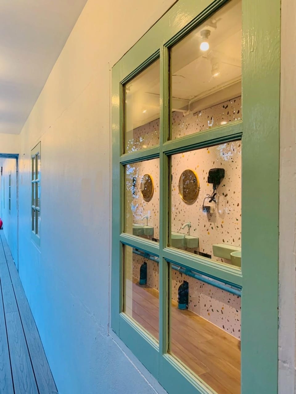 Easy Monday Capsule Hotel Khaosan Capsule hotel in Bangkok