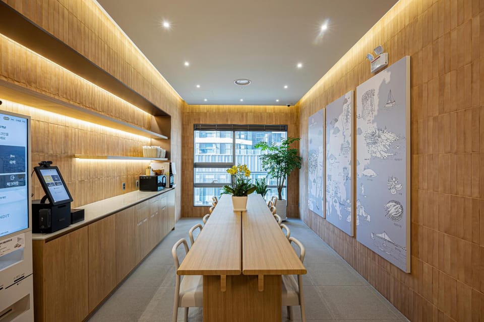 Haeundae Marine Capsule Hotel and Spa Capsule hotel in Busan