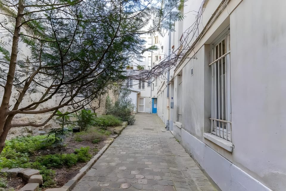 Chic apartment AC - 1BDR/4P - Menilmontant Hotel in Paris