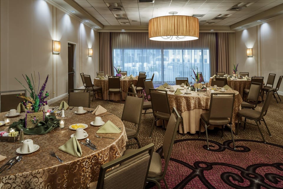 Holiday Inn New Orleans-Downtown Superdome By IHG Hotel in Warehouse District