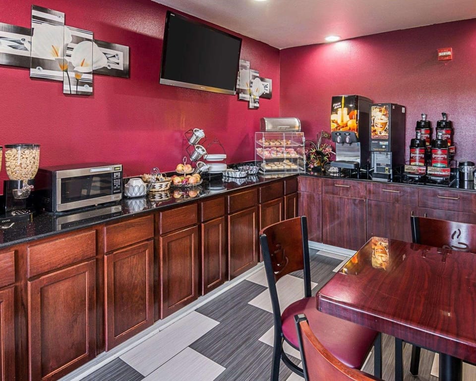 Econo Lodge Inn & Suites Natchitoches Hotel in Natchitoches