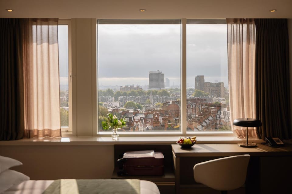 Royal Garden Hotel Hotel in City of Westminster