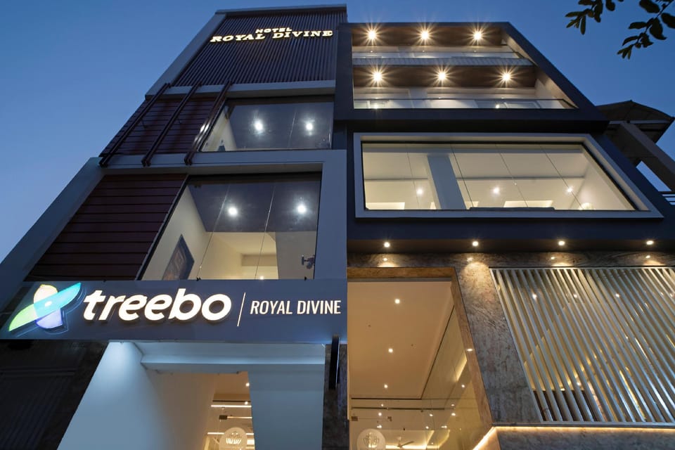 Treebo Royal Divine Hotel in Varanasi