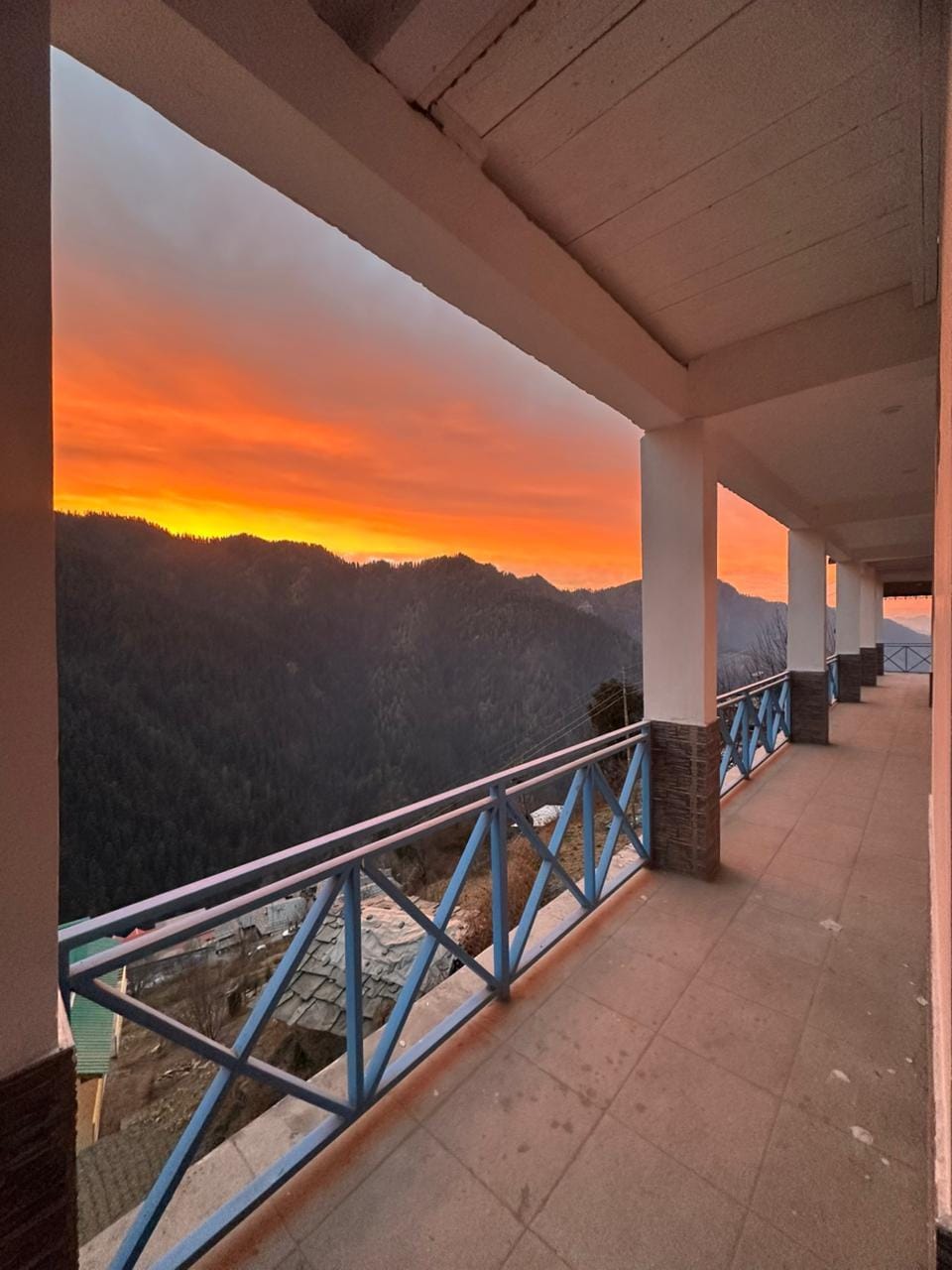 The Blue Mont Sojha Hostel in Himachal Pradesh