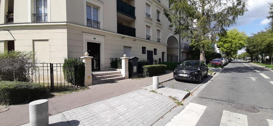 123HOME - OUTLET Hotel in Île-de-France