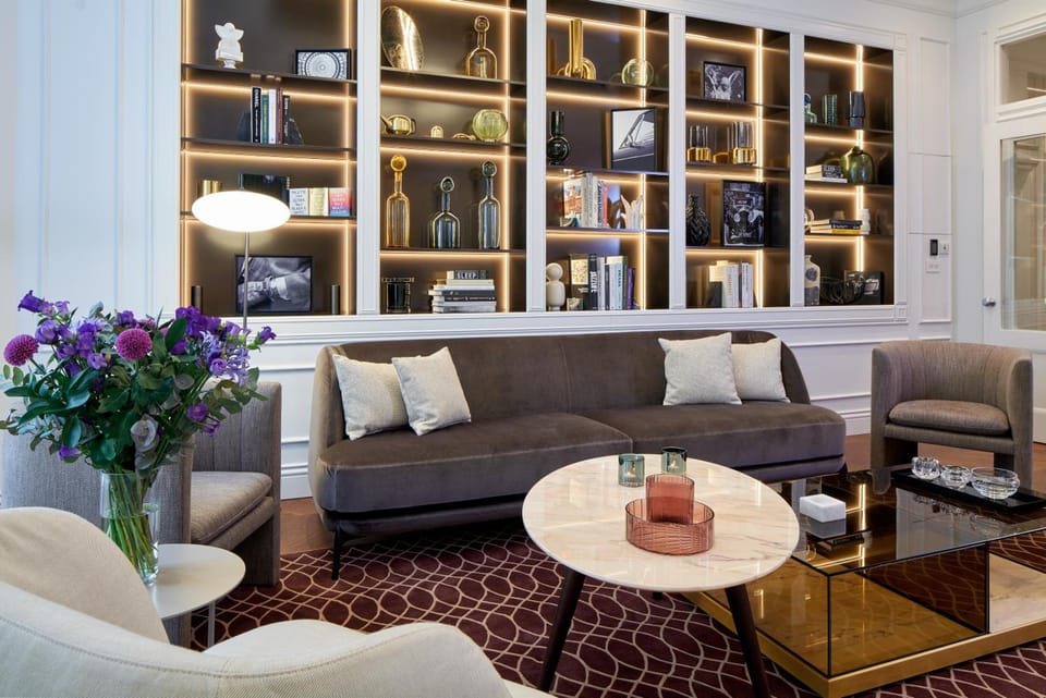 Shared lounge/TV area