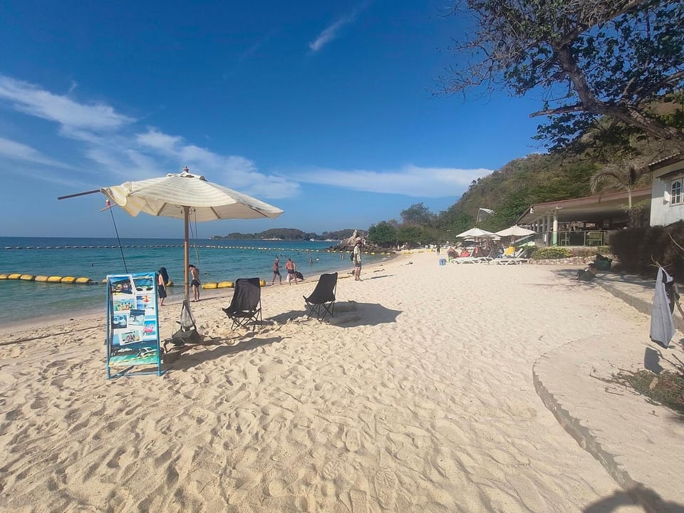Rakchayanin Resort Koh Larn Resort in Chon Buri Changwat