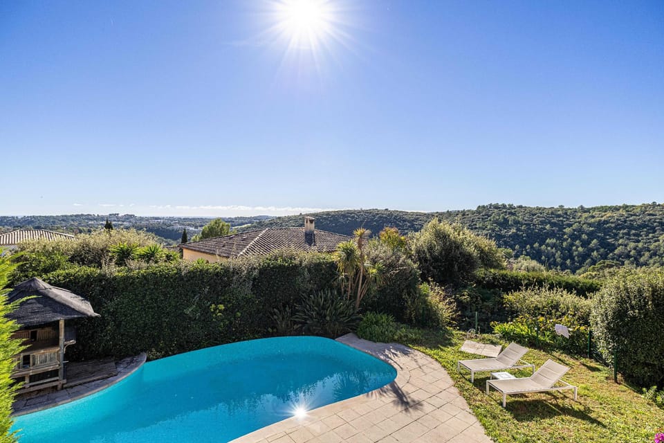 Quiet House with Pool Hotel in Valbonne