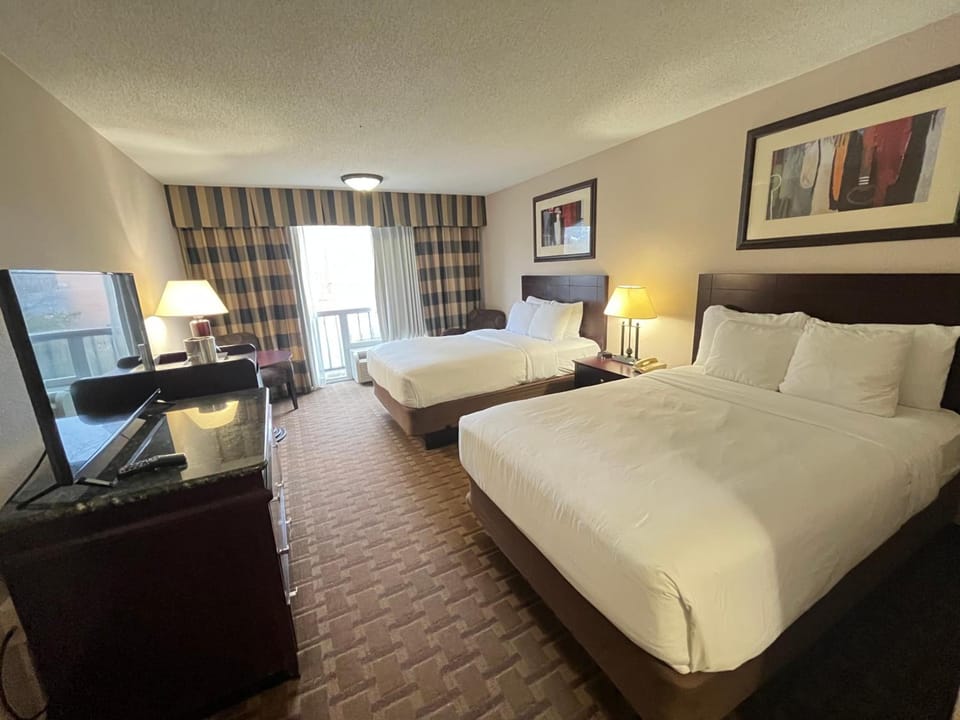 Derby Hotel & Suites Hotel in Clarksville