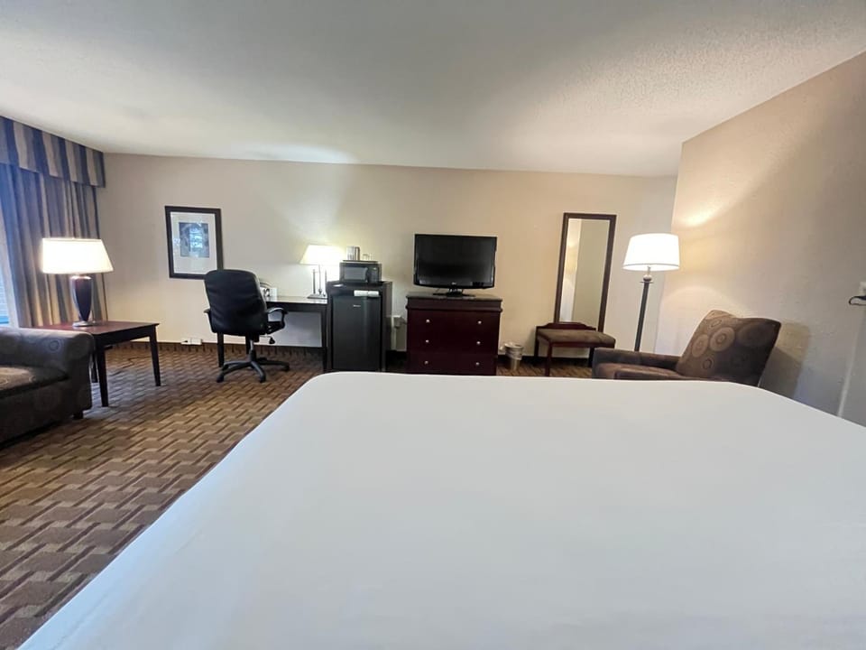 Derby Hotel & Suites Hotel in Clarksville