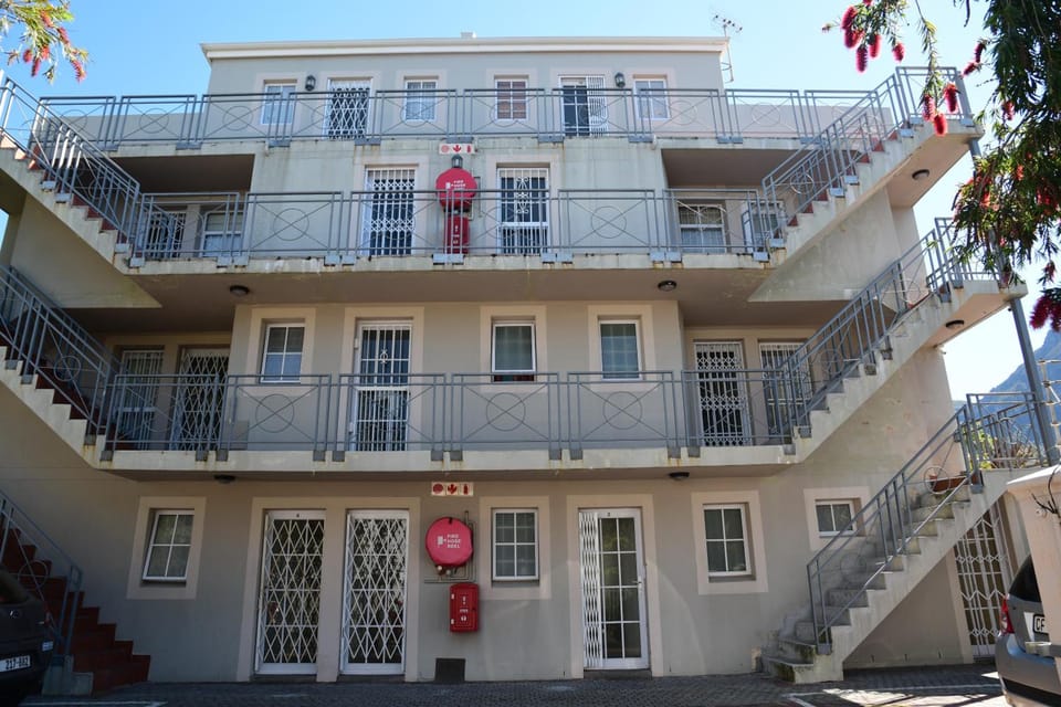 Bradclin Sport Newlands Hotel in Cape Town