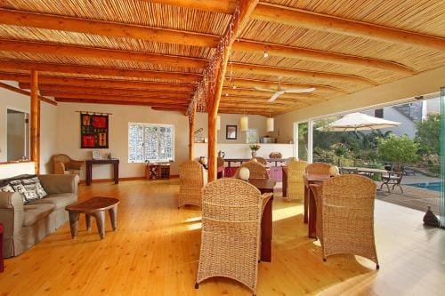 Cape Paradise Lodge and Apartments Hotel in Cape Town