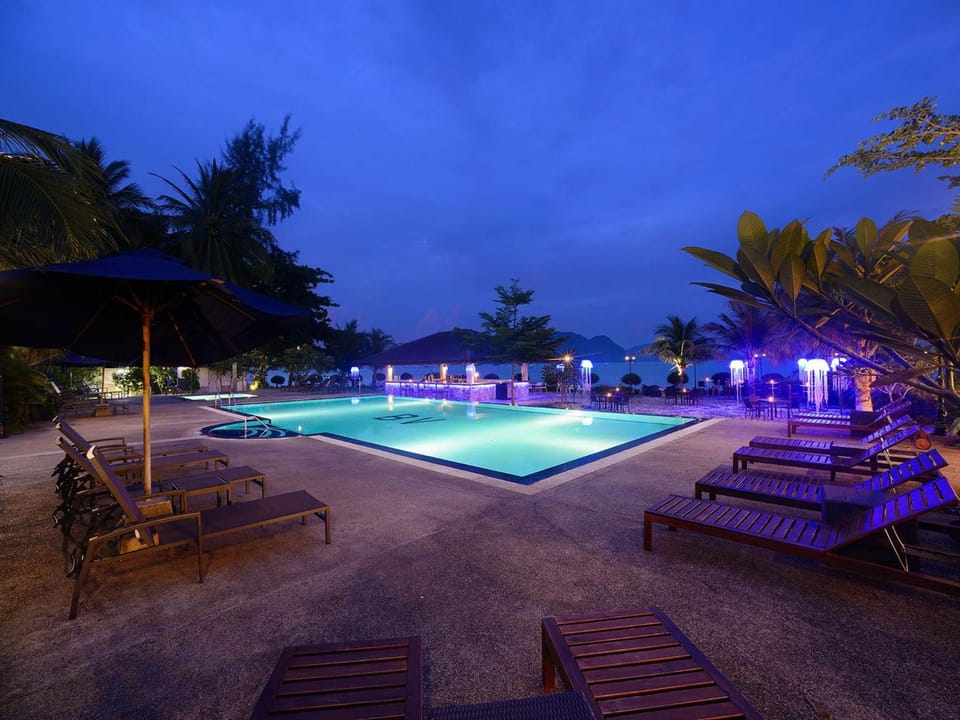 Swimming pool