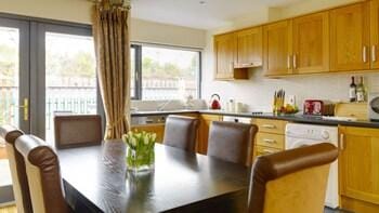 Self Catering Holiday Homes Killarney Town Centre Hotel in Killarney