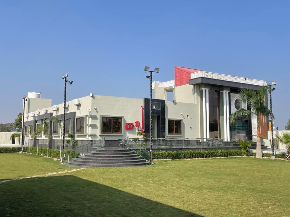 R.S GARDEN ROOMS & RESTRO Resort in Uttar Pradesh