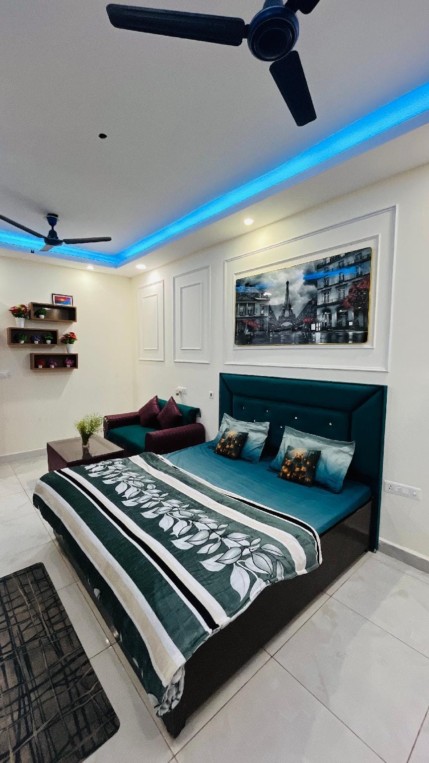 Just Square Apartment Hotel in Noida