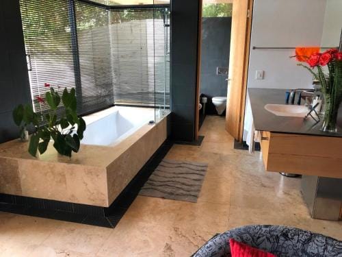 Snooze in Hout Bay Self-Catering Hotel in Cape Town