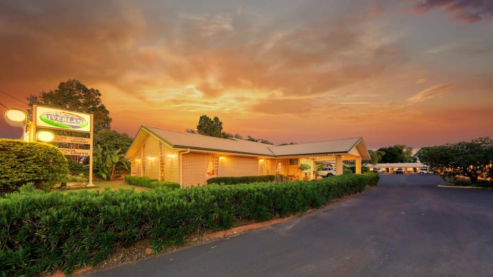 Riverland Motor Inn Hotel in Queensland